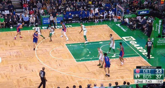 1660382934983098379.gif 5.gif